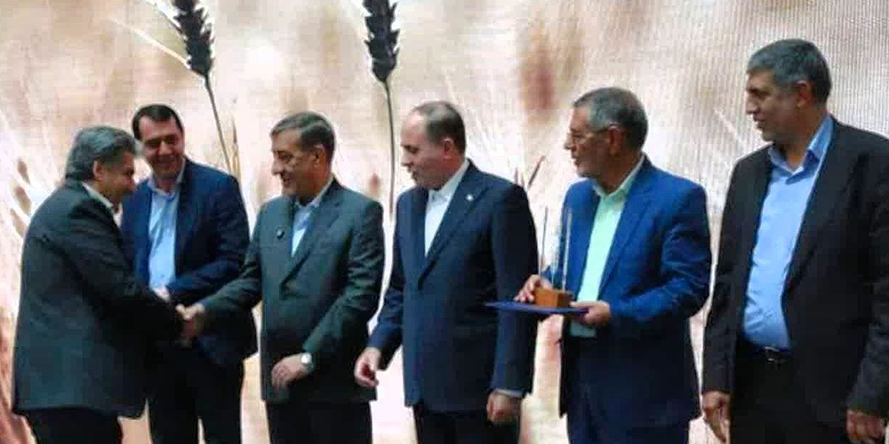 تجلیل از مدیر جهاد کشاورزی